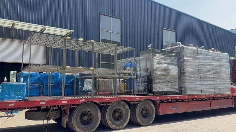 In recent years, the demand for Rolling Vacuum Packaging Machine solutions has continued to grow rapidly across the global food processing industry. More overseas buyers are now turning to source manufacturers instead of trading companies, hoping to achieve better pricing, stable machine quality, and long-term technical support. As a professional manufacturer specializing in vacuum packaging equipment, Songri Machinery has focused on the research, development, and production of vacuum packaging machines for more than 30 years, earning the trust of customers from many countries and regions.  As a long-established enterprise in the packaging machinery industry, Songri Machinery continues to improve the performance and efficiency of its Rolling Vacuum Packaging Machine products. These machines are widely used for meat, seafood, pickled food, agricultural products, and frozen food packaging. With stable vacuum performance, continuous operation capability, and durable stainless steel structure, the equipment helps customers improve packaging efficiency while extending product shelf life. Backed by a professional production team and mature manufacturing system, Songri Machinery provides reliable vacuum packaging solutions for factories of different sizes.  Today, more international customers prefer cooperating directly with experienced manufacturers like Songri Machinery when purchasing a Rolling Vacuum Packaging Machine. With over three decades of industry experience, the company not only offers professional equipment manufacturing, but also provides overseas shipment support, installation guidance, and comprehensive after-sales service. As a trusted source factory specializing in vacuum packaging machinery, Songri Machinery continues to strengthen its global reputation through stable quality, efficient production, and long-term customer partnerships.